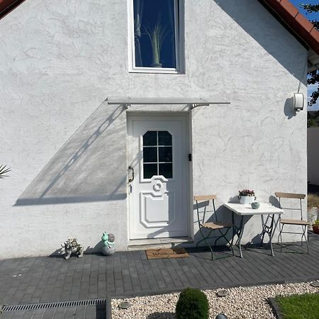 Kleine Gemuetliche Einliegerwohnung Mit Garten Und Pool Нордштеммен Экстерьер фото
