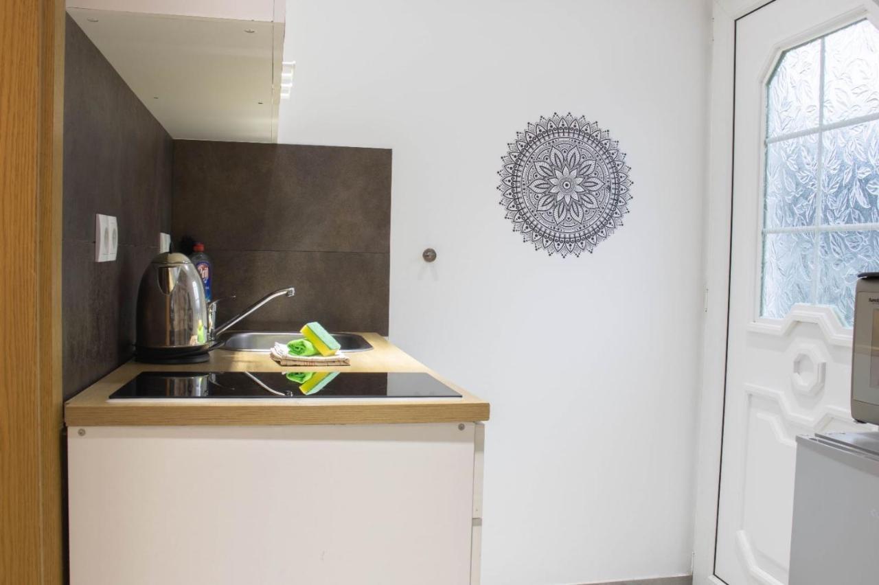 Kleine Gemuetliche Einliegerwohnung Mit Garten Und Pool Нордштеммен Экстерьер фото